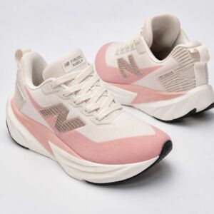 tênis new balance feminino fuelcell rebel v5 rosa e branco/ off white