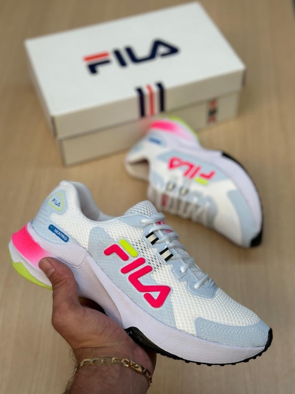 Tênis Esportivo Fila Feminino Branco/Rosa/Limão – Leve, Confortável e Respirável para Caminhada, Academia e Uso Diário - Imagem 2