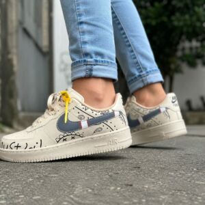 Tênis Casual Estilo Urbano Unissex com Estampa Artística – Conforto e Personalidade