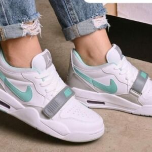 Tênis Casual Esportivo Branco com Detalhes Verde-Menta e Amortecimento Air