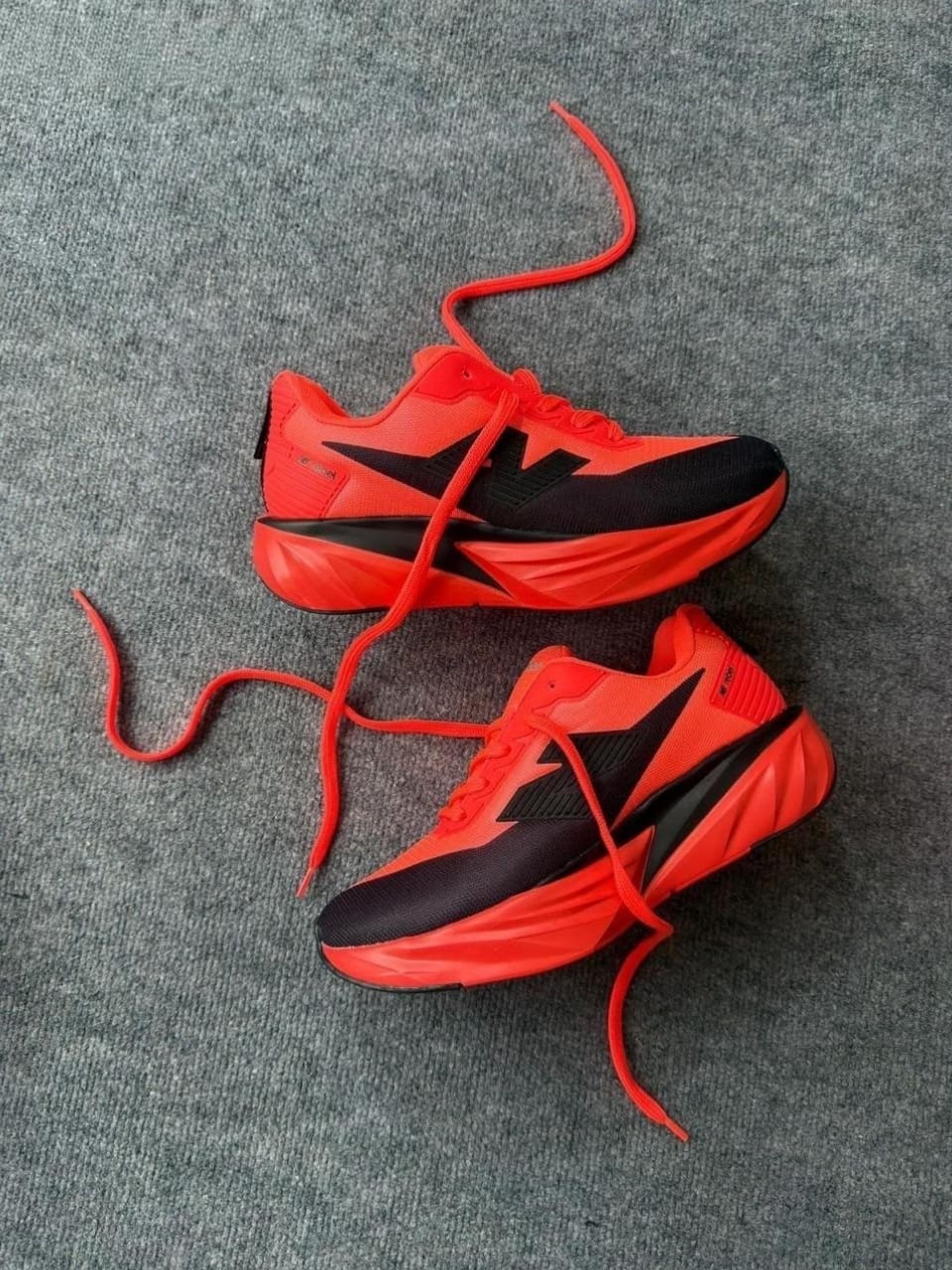 Tênis Esportivo Masculino para Caminhada e Corrida Leve Solado Anatômico Vermelho e Preto Confortável - Imagem 2