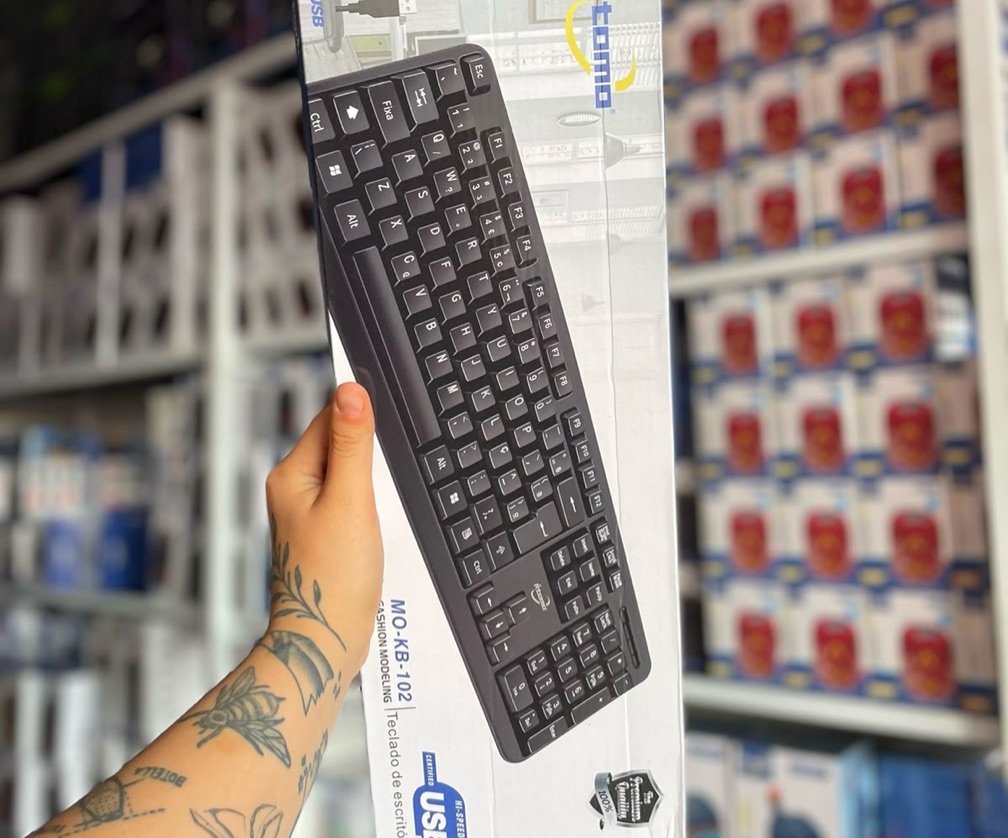 Teclado Átomo MO-KB-102 USB ABNT2 com Fio Multimídia Full Size Preto